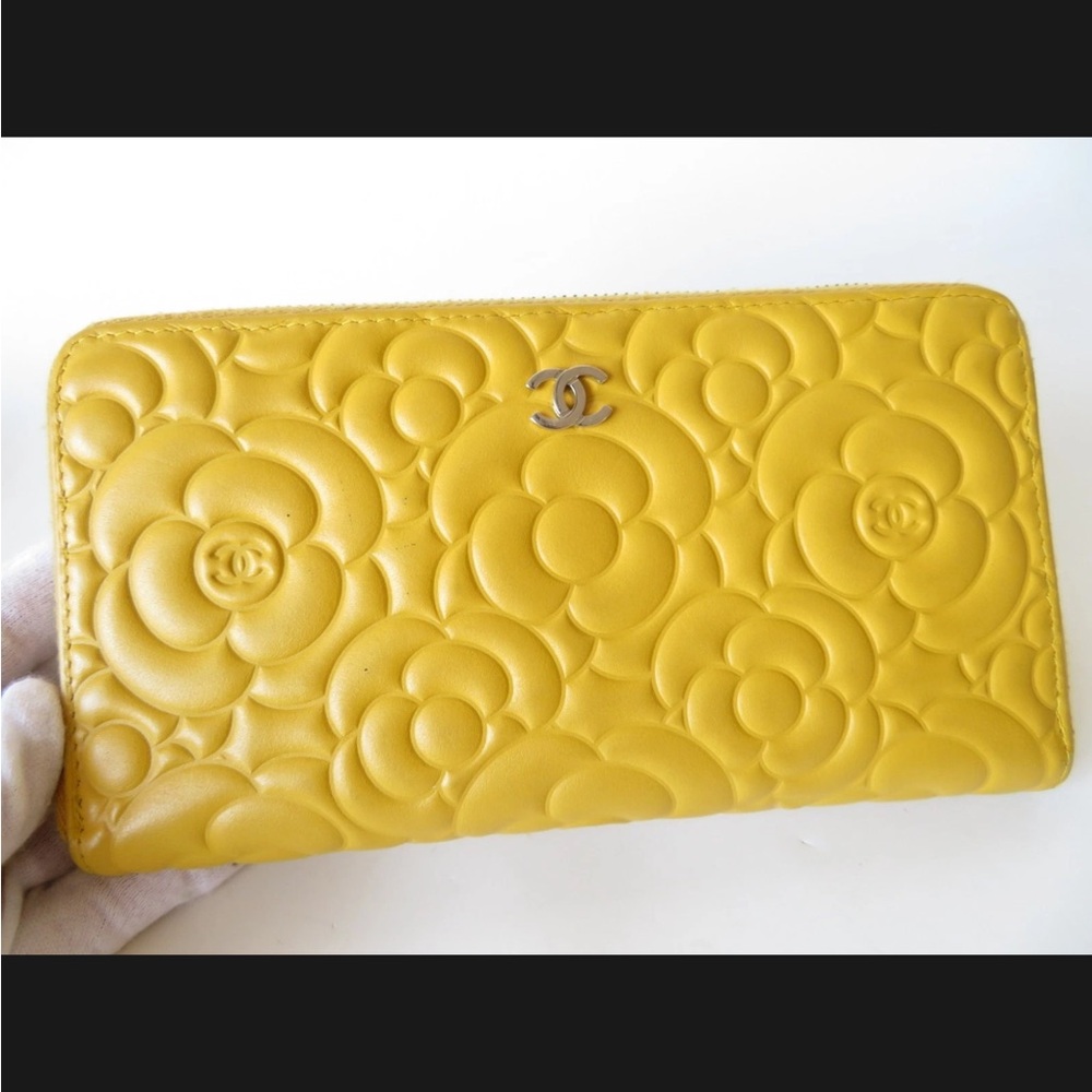 💛 Authentic CHANEL Camellia Leather Around Zip Zippy Long Wallet - Picture 3 of 15